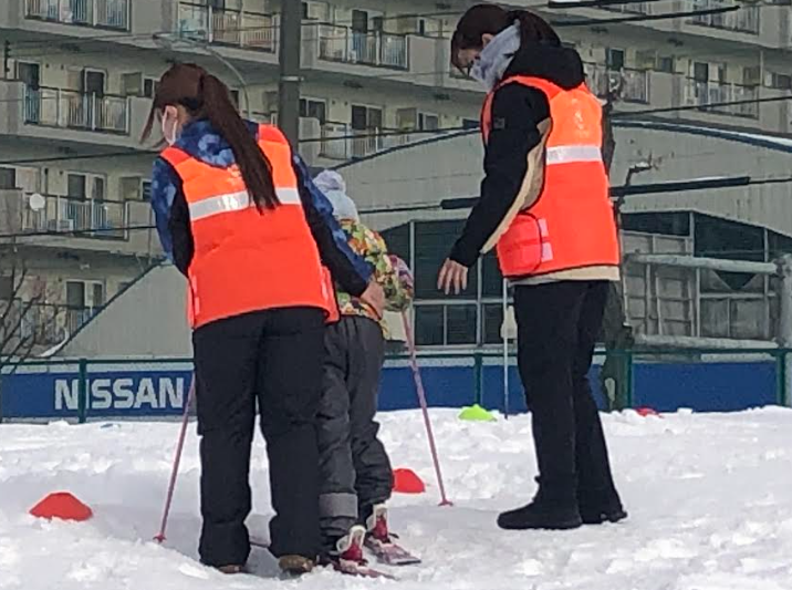 札幌市立各小学校スキー授業でのボランティアへの参加